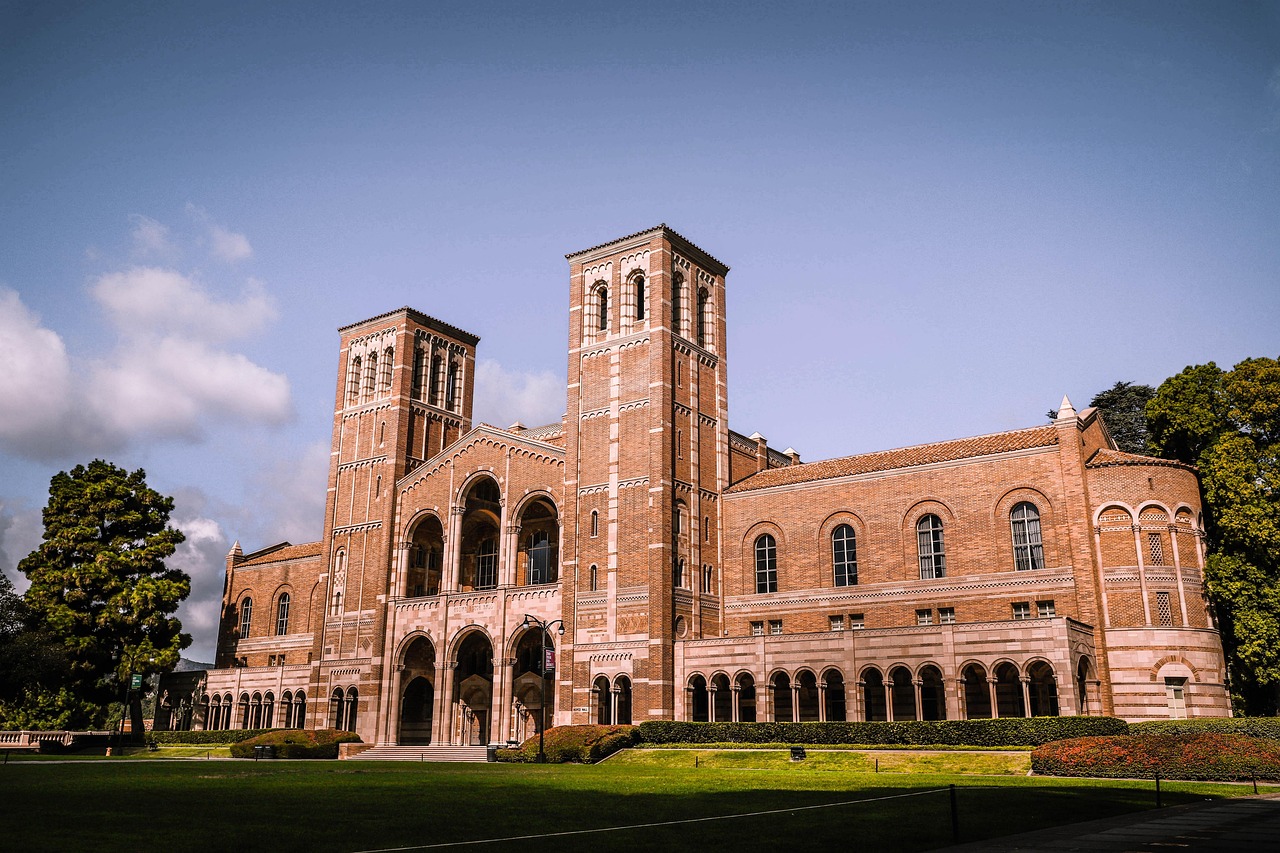 2024年郑州大学招生章程
