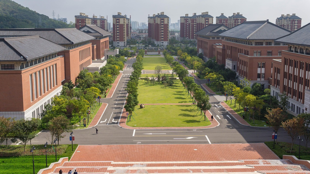 2025年郑州旅游职业学院招生章程